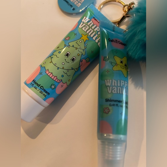 Sweet & Shimmer Whipped Vanilla Keychain with Lipgloss and Hand lotion NWT - Picture 3 of 4
